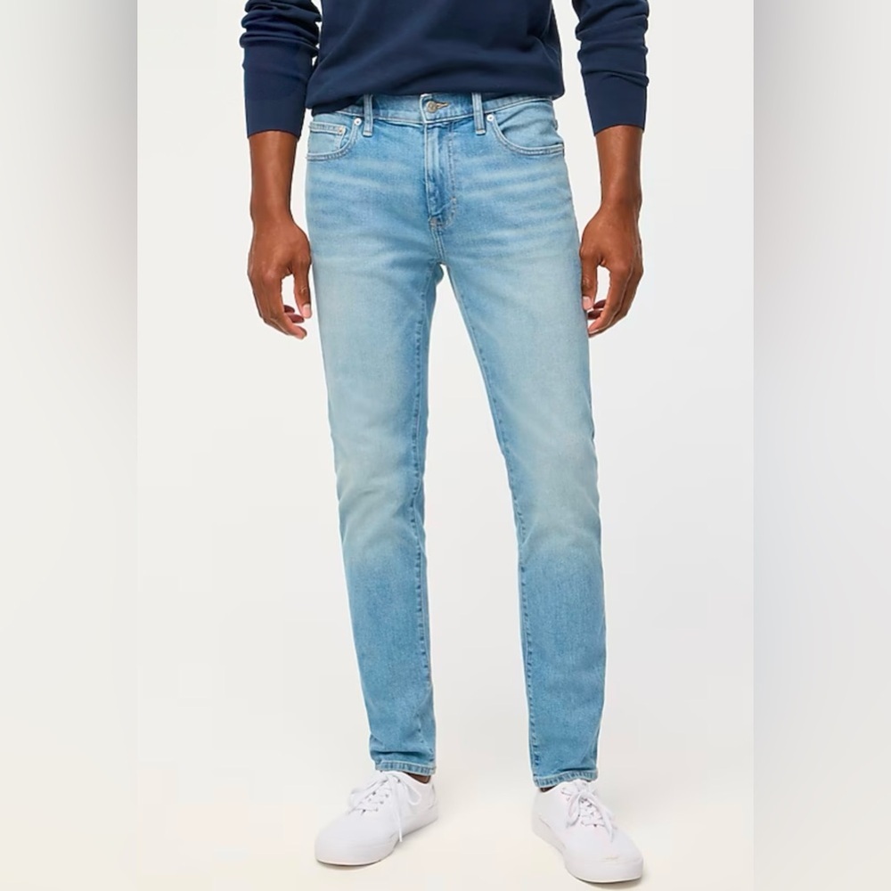J. Crew Men’s Slim-fit jean in signature flex jeans - Size 34 x 32 - Light blue